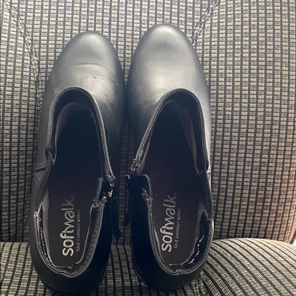 SoftWalk Women's Black Ankle Booties - Picture 1 of 4